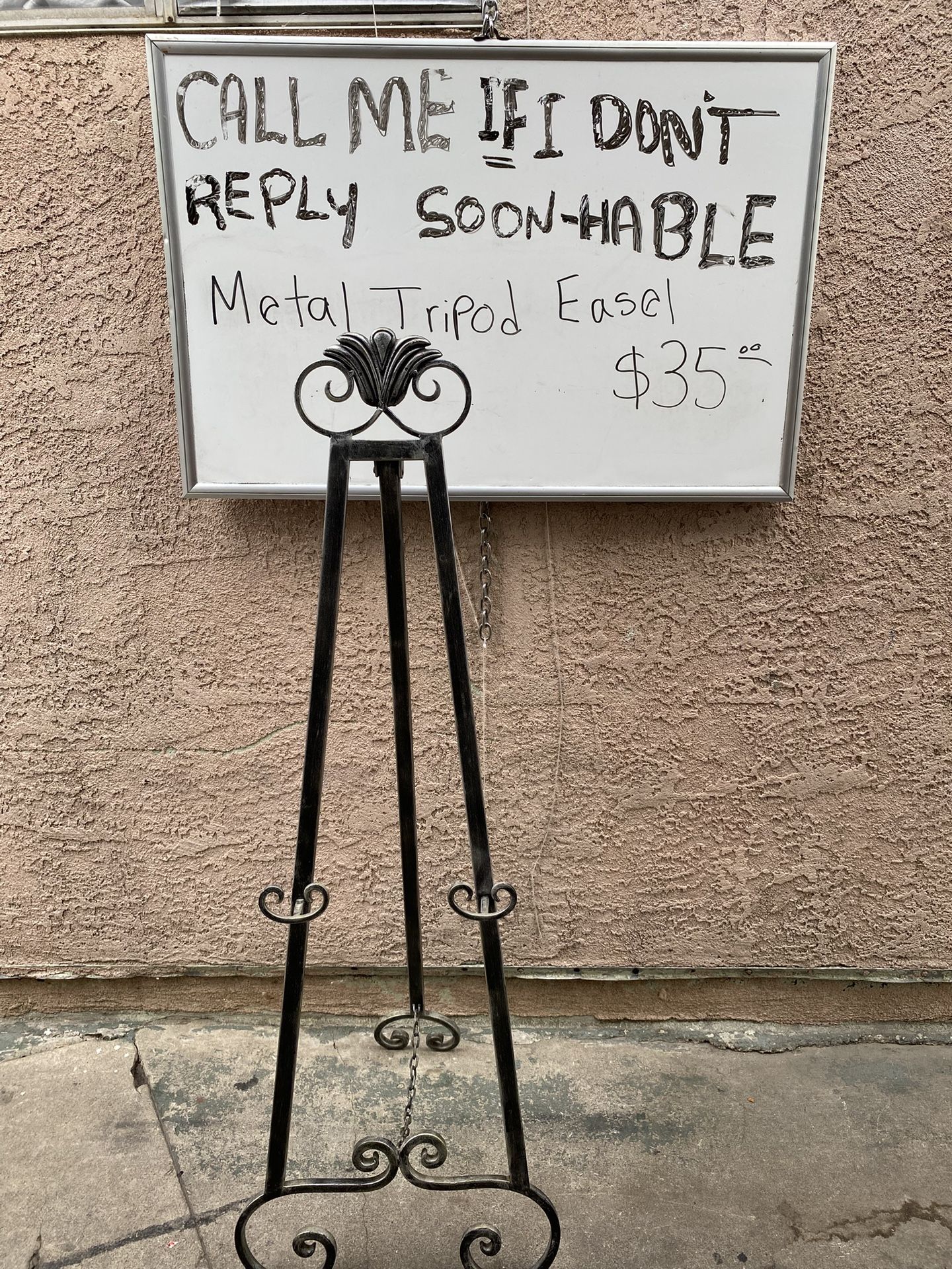 Metal Tripod Essey