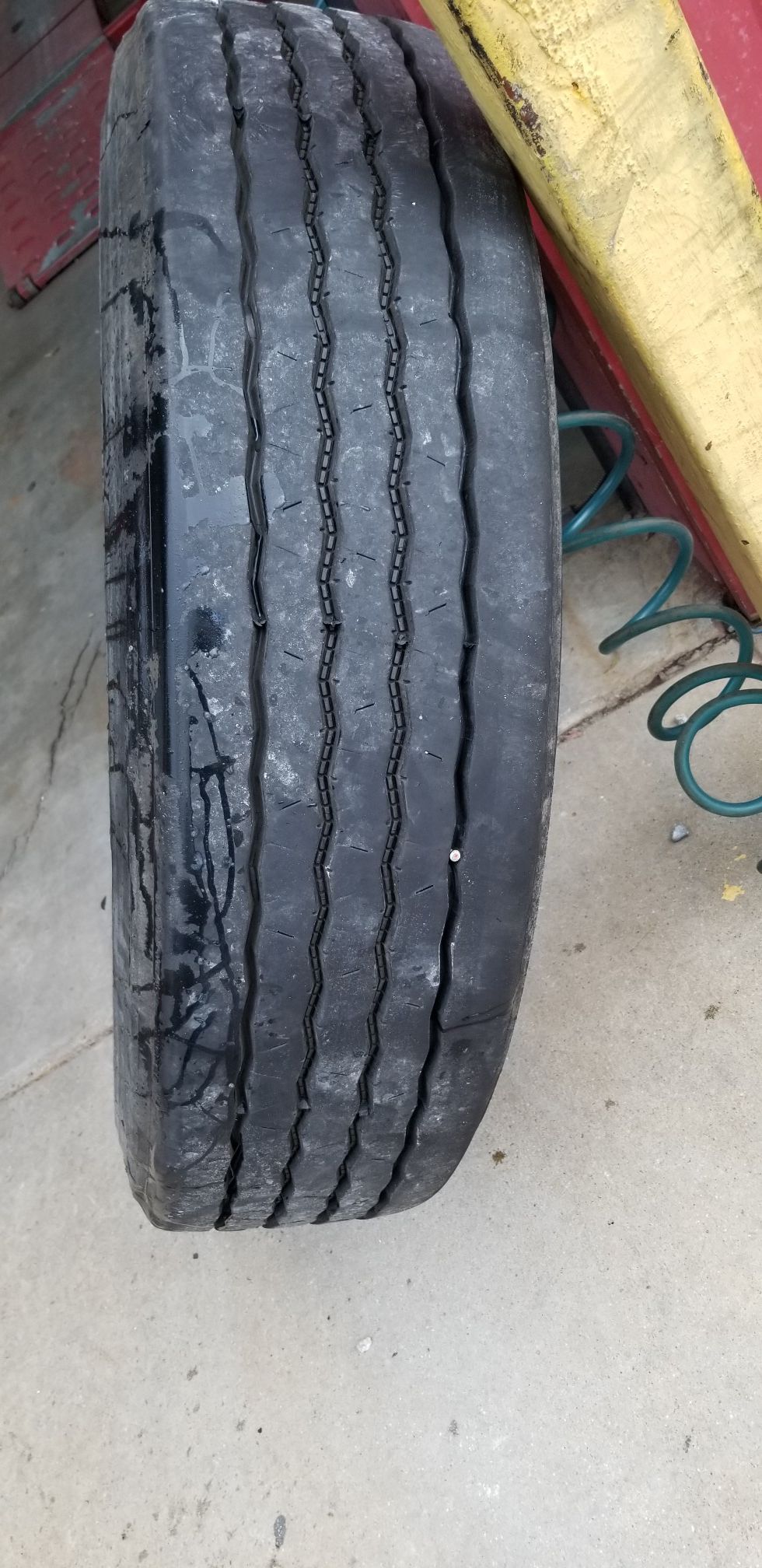 Bridgestones M890 275/75/22.5 (Trailer tire)
