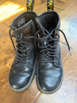 Dr Martens boots youth size 2