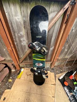 Option snowboard with Burton bindings