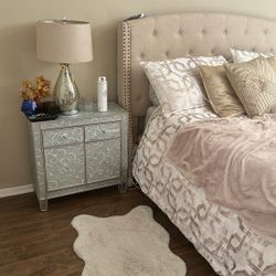 Mirror Nightstands 50$ Each ( 2 Pieces) 