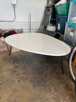 Modern Style White Oval Coffee Table
