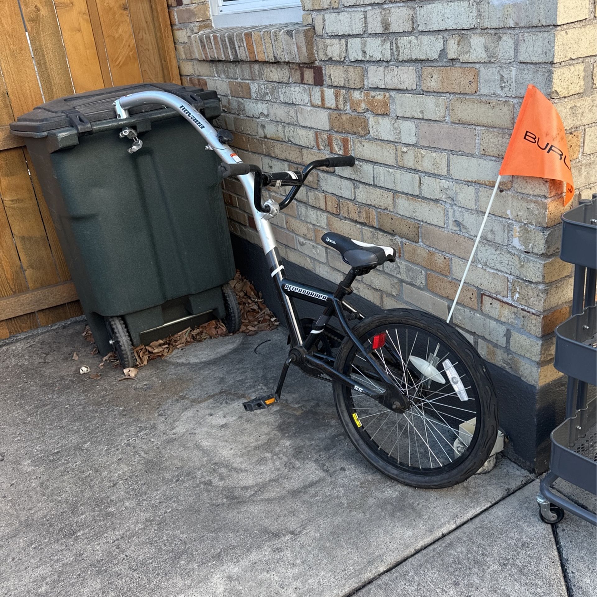 Kid’s novara Tagalong Trailer Bike