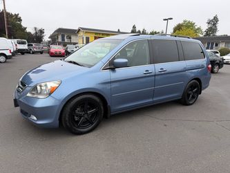 2007 Honda Odyssey Touring / 2-Owner Clean Title / Back-Up Camera