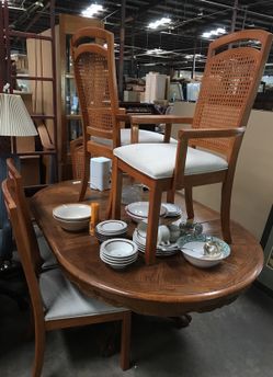 Dining table and 6 chairs