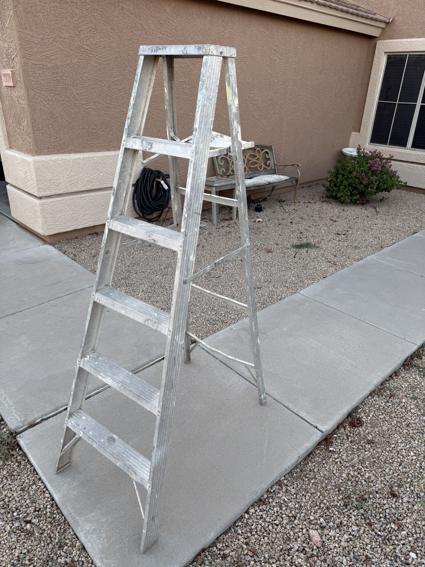 6’ Aluminum A-Frame Ladder