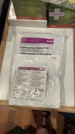 Hollister Urinary leg bag combination pack, plus extra let bag. Medium 540 ml.  9348 and 9814
