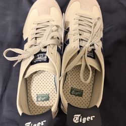 Onitsuka Tiger Beige Navy Sneaker Athletic Shoes Low Top Lace Up Rubber Outsole