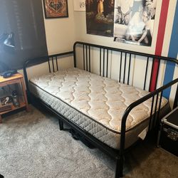 Twin Day Bed With Pull Out To King