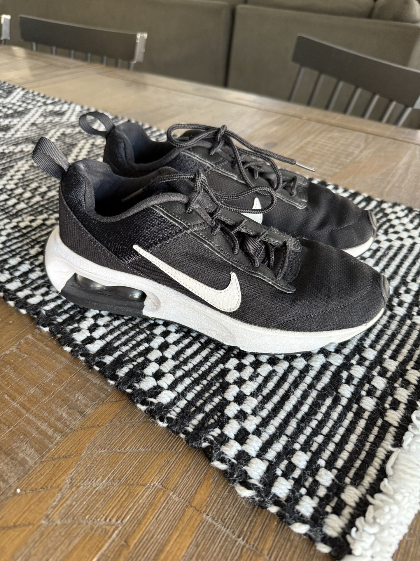 Black Womens Nike shoes