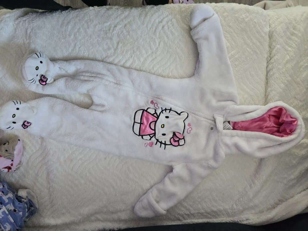 Hello Kitty $8 12M