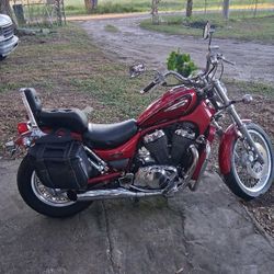 Suzuki Intruder 800