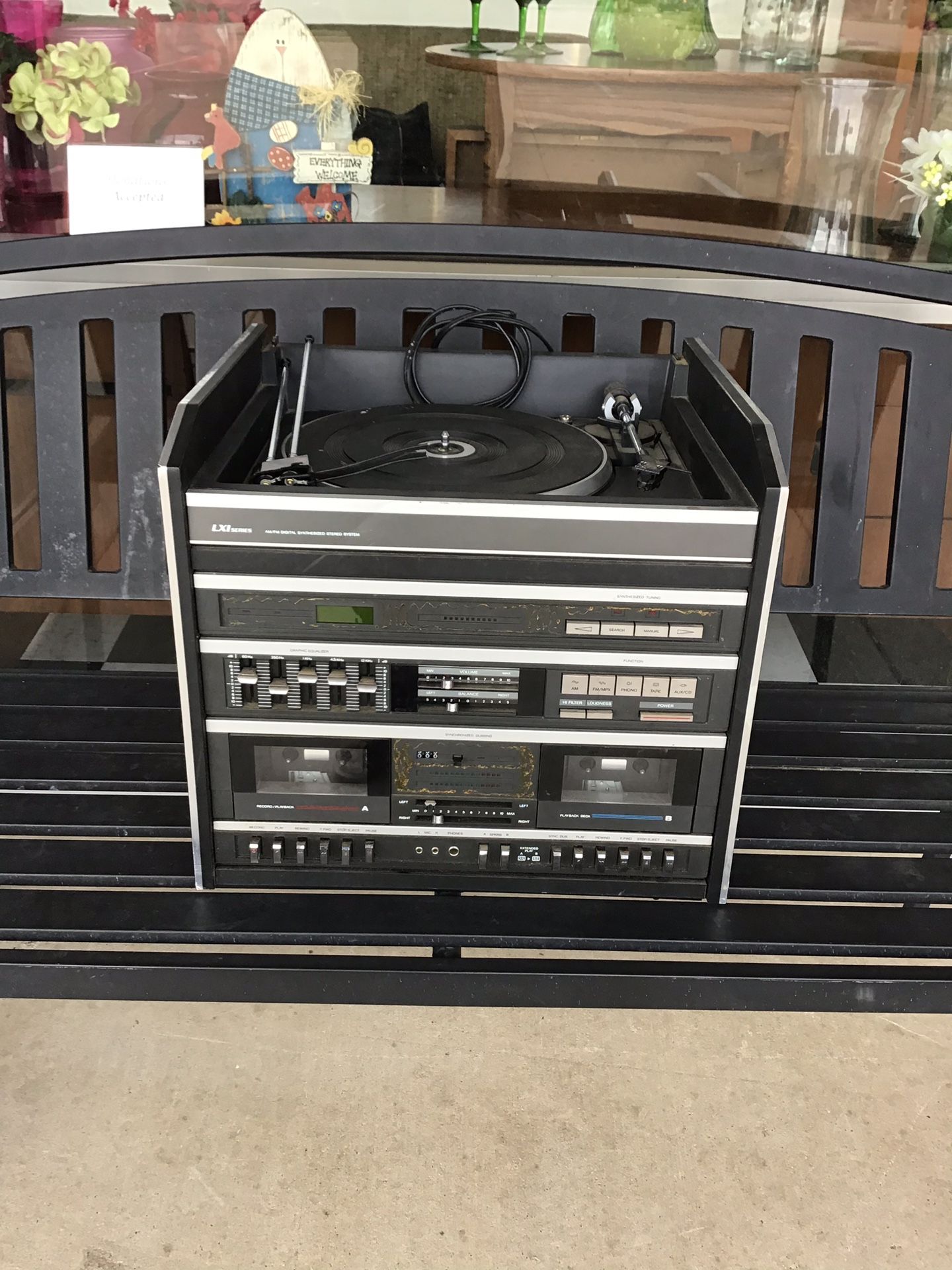 All in One Vintage Turn Table and Cassette player- in Fort Worth