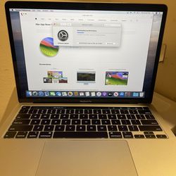 MacBook Pro. 2020. 13 Inch  8ram 256 SSD
