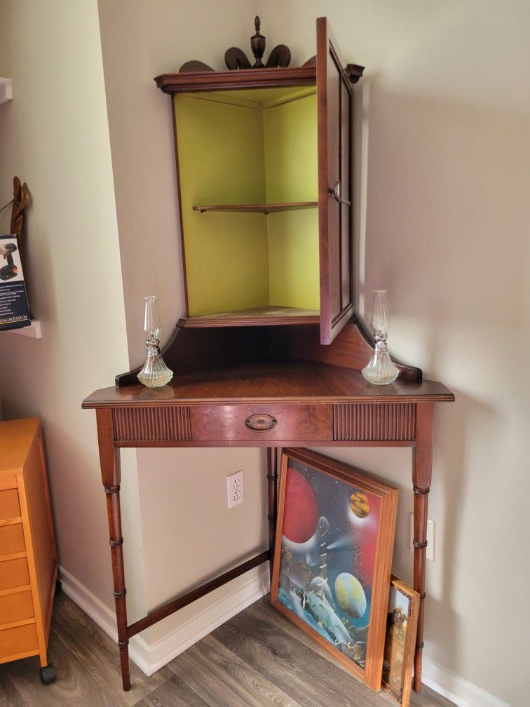 Antique Vintage Corner Cabinet & Two Vintage Antique Miniature Hurricane Oil Lamps 