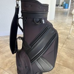 Pre - Owned Seal Golf Black 6 Way Cart Bag 