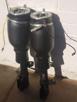 Range Rover Left And Right Front Struts 