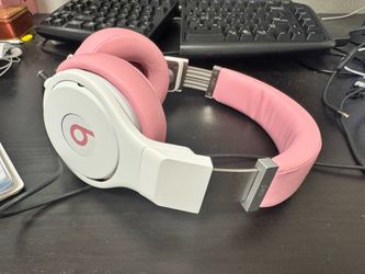 Nicki Minaj Pink “Beats by Dr. Dre”
