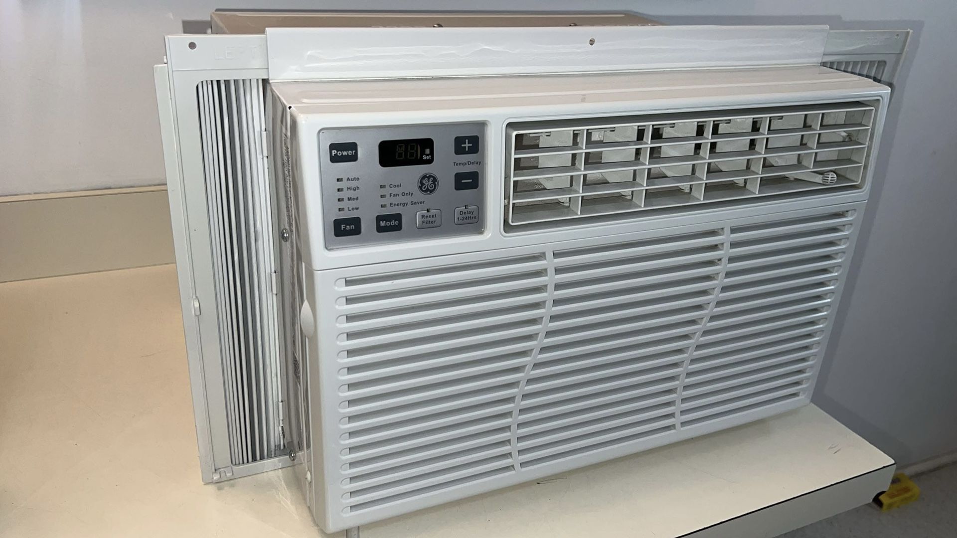 GE Ac Unit Like New 6050 Btu