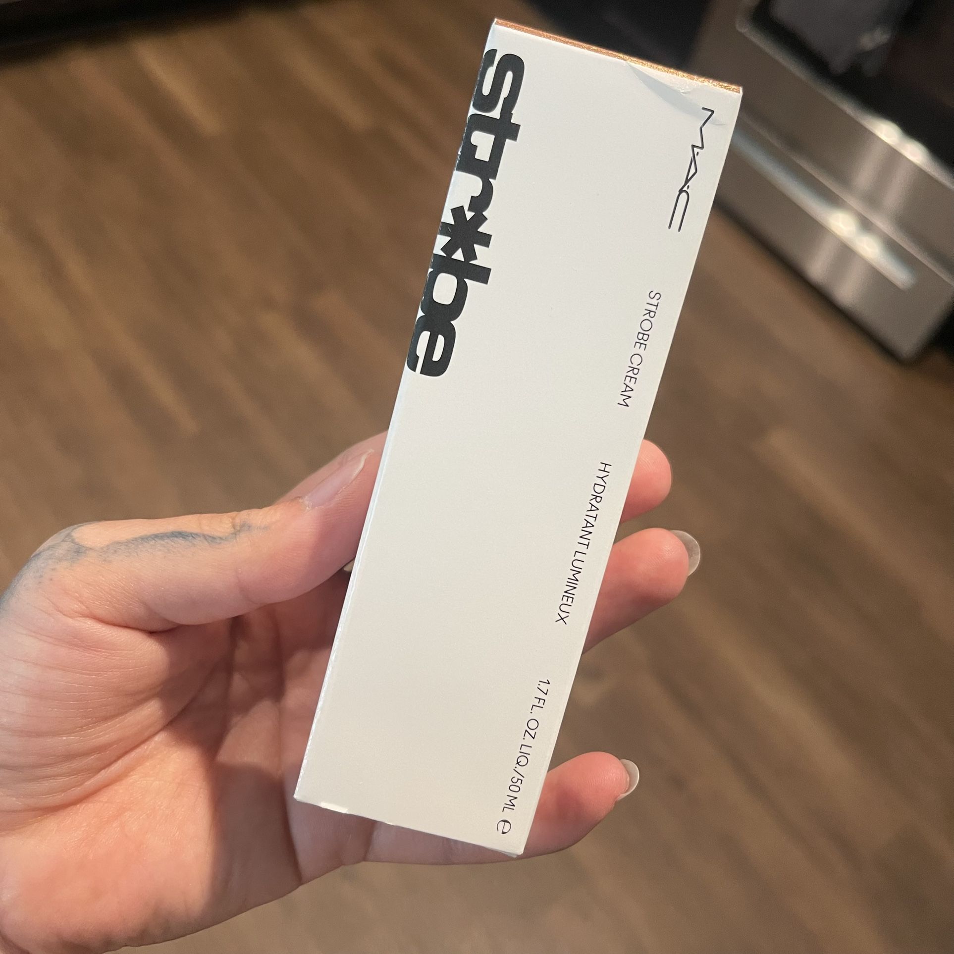 New Mac Highlighting Moisturizer Cream