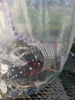 8.3lb Bulk Costume Jewelry Lot