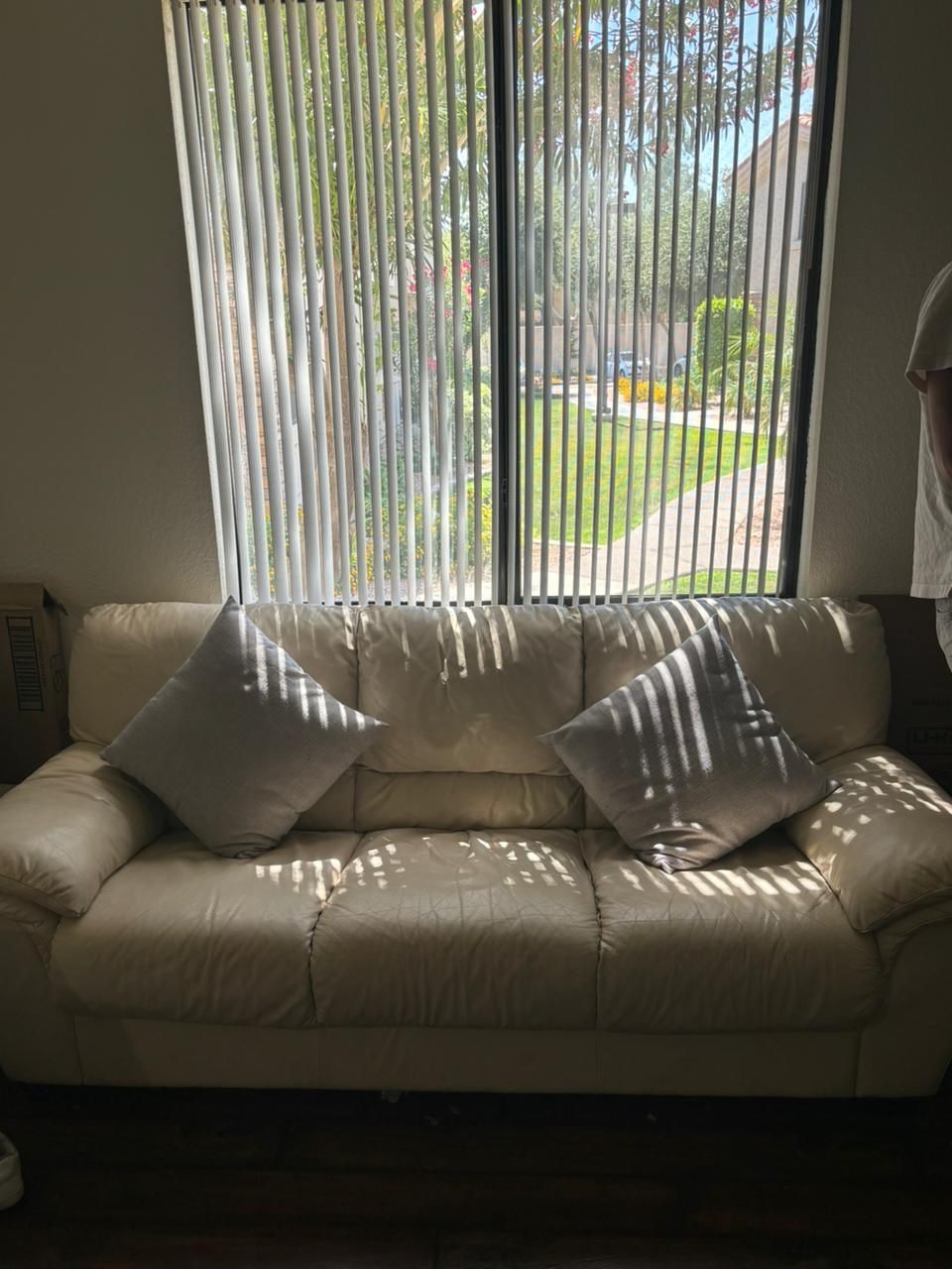 White CHEAP Premium Couch Set For Sale