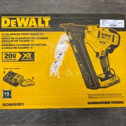 DEWALT DCN650D1 20V MAX XR Cordless 2-1/2" 15-Gauge Finish Nailer Kit + 2 Ah Battery Charger  Bag