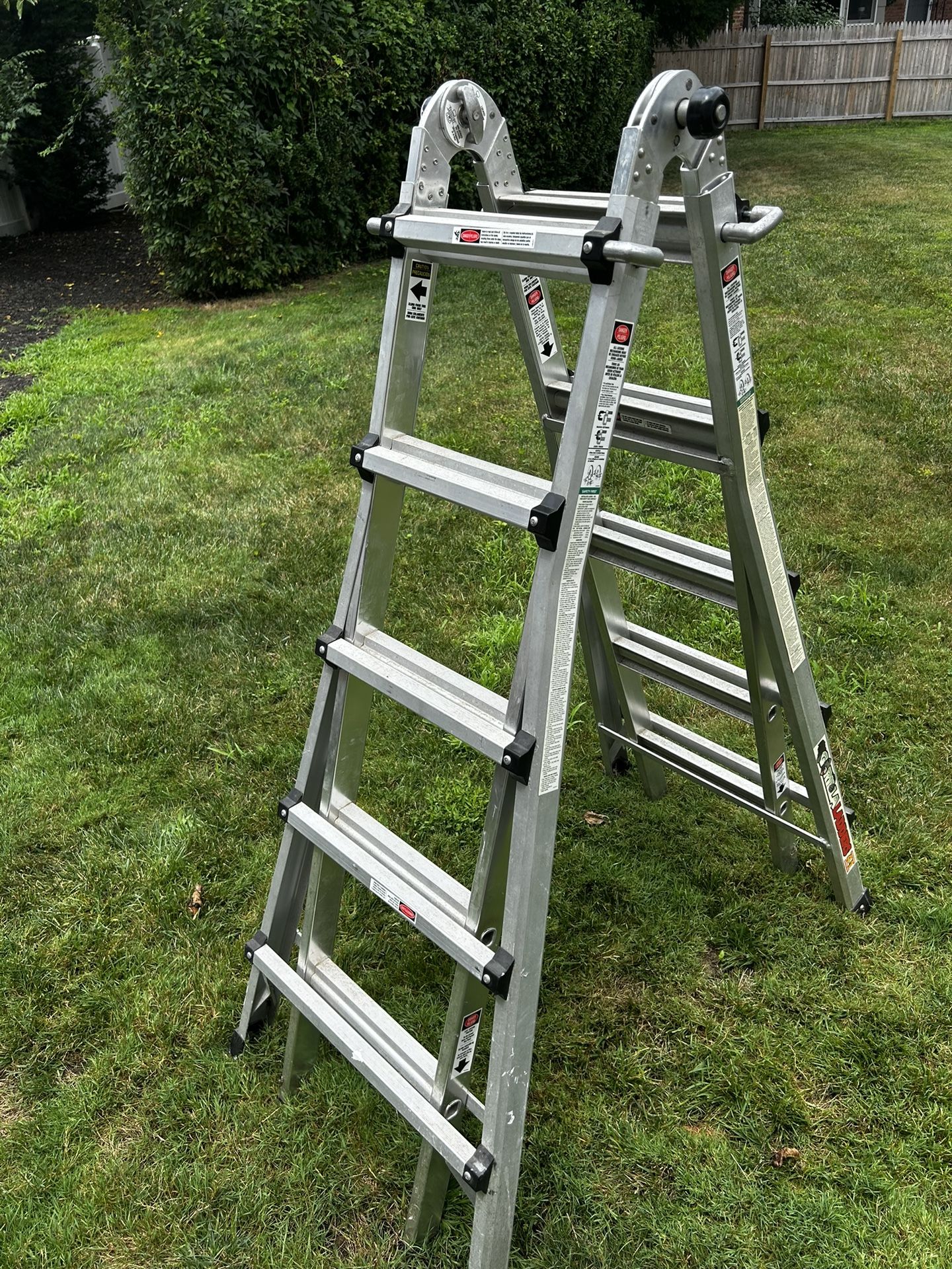 GORILLA LADDER EXCELLENT CONDITION