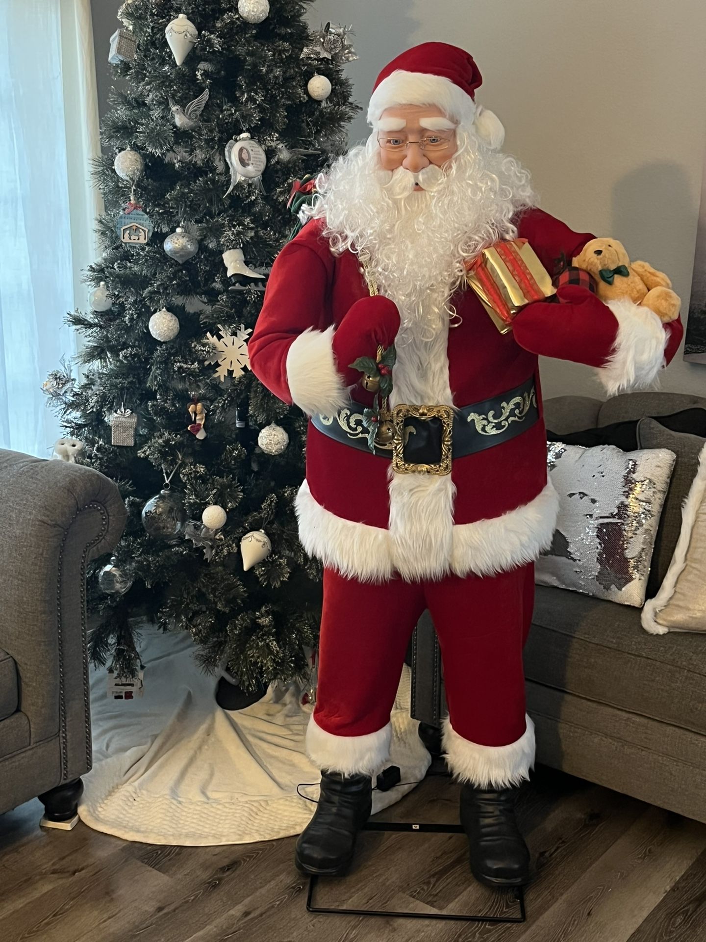 Life Size Mechanical Santa Clause
