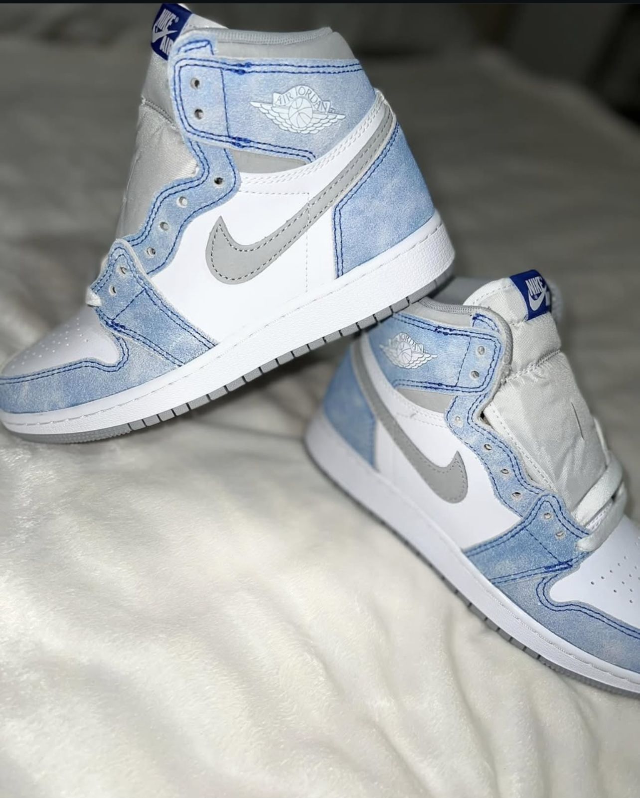 Air Jordan 1 Retro High OG ‘hyper Royal’