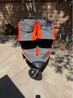 Bob revolution double stroller