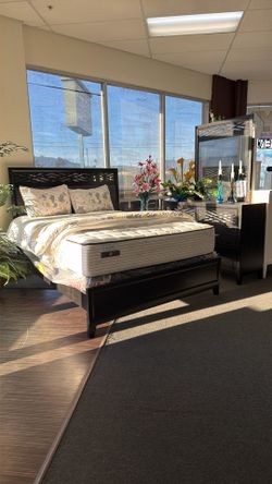 Bedroom Set (4 pieces)