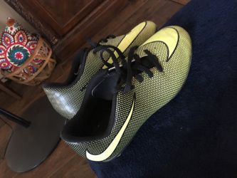 Soccer cleats
