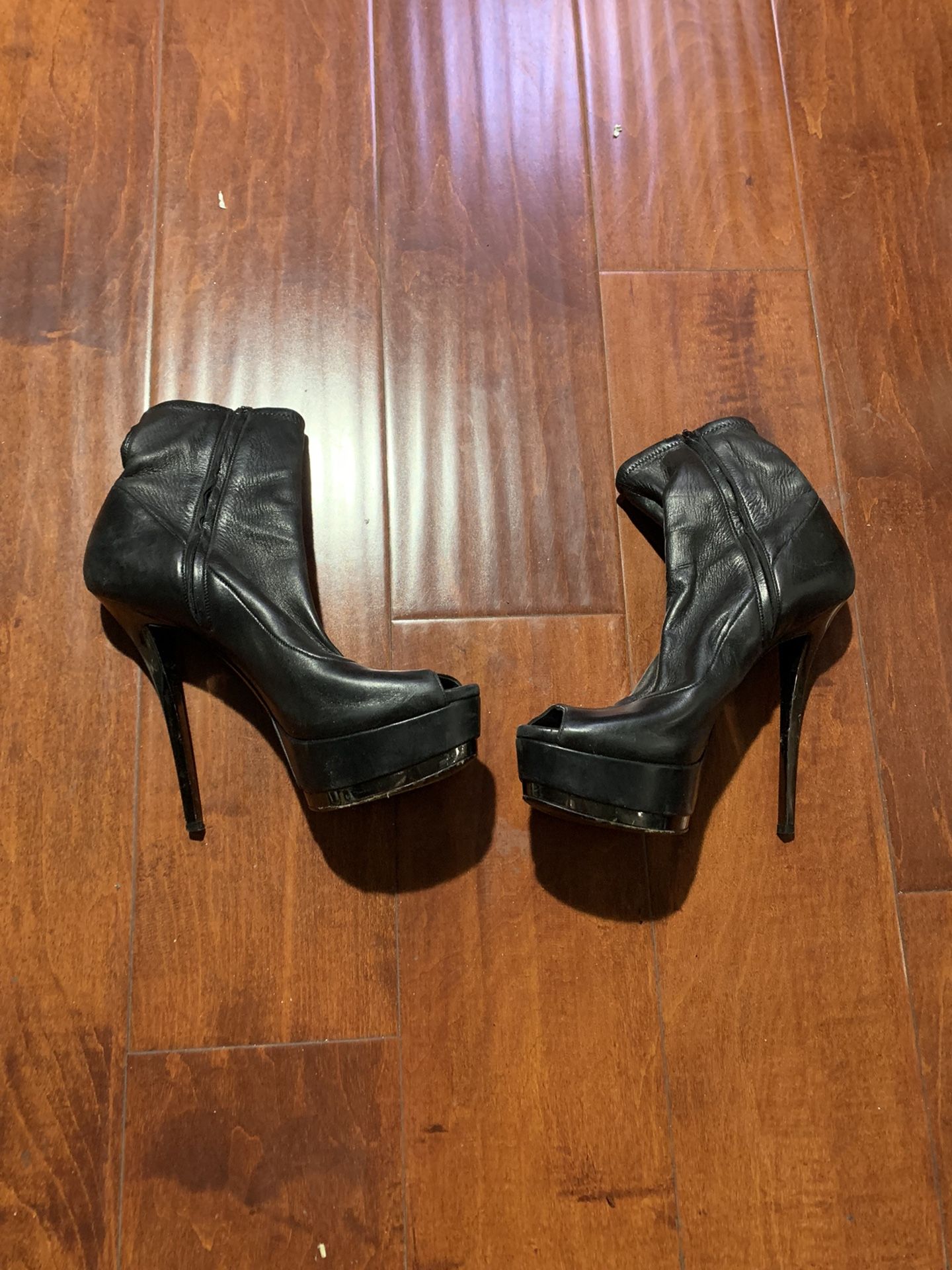 Gucci Women's Black Leather Peep-Toe Platform Booties Boot High Heels 37.5