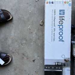 Laminate Wood Flooring. (4 Boxes, All For $25)