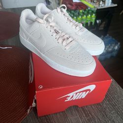 Nike Women’s Court Vision Low Shoes