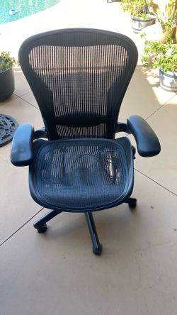 Herman Miller - Aeron office chair