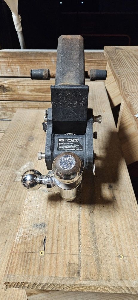 B&W 2 1/2 Trailer Hitch Gm 2500