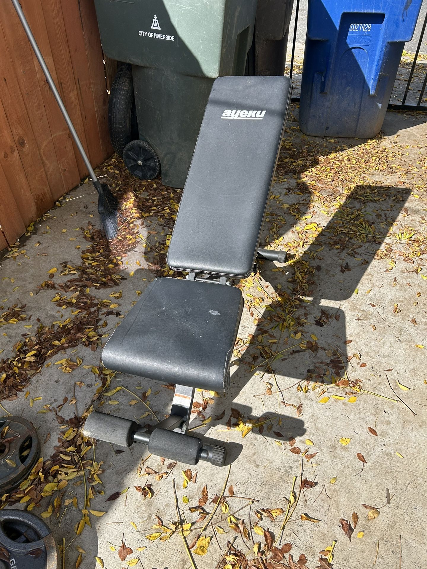 Adjustable Weight Bench