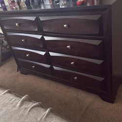 Dressers With Mirror 