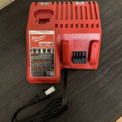 NEW MILWAUKEE M18 Charger