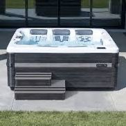 Luxury Bullfrog Hot Tub!
