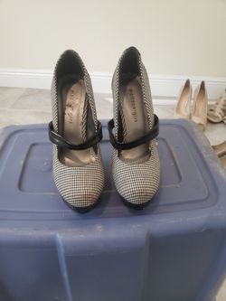 Heels Size 7 And A Half