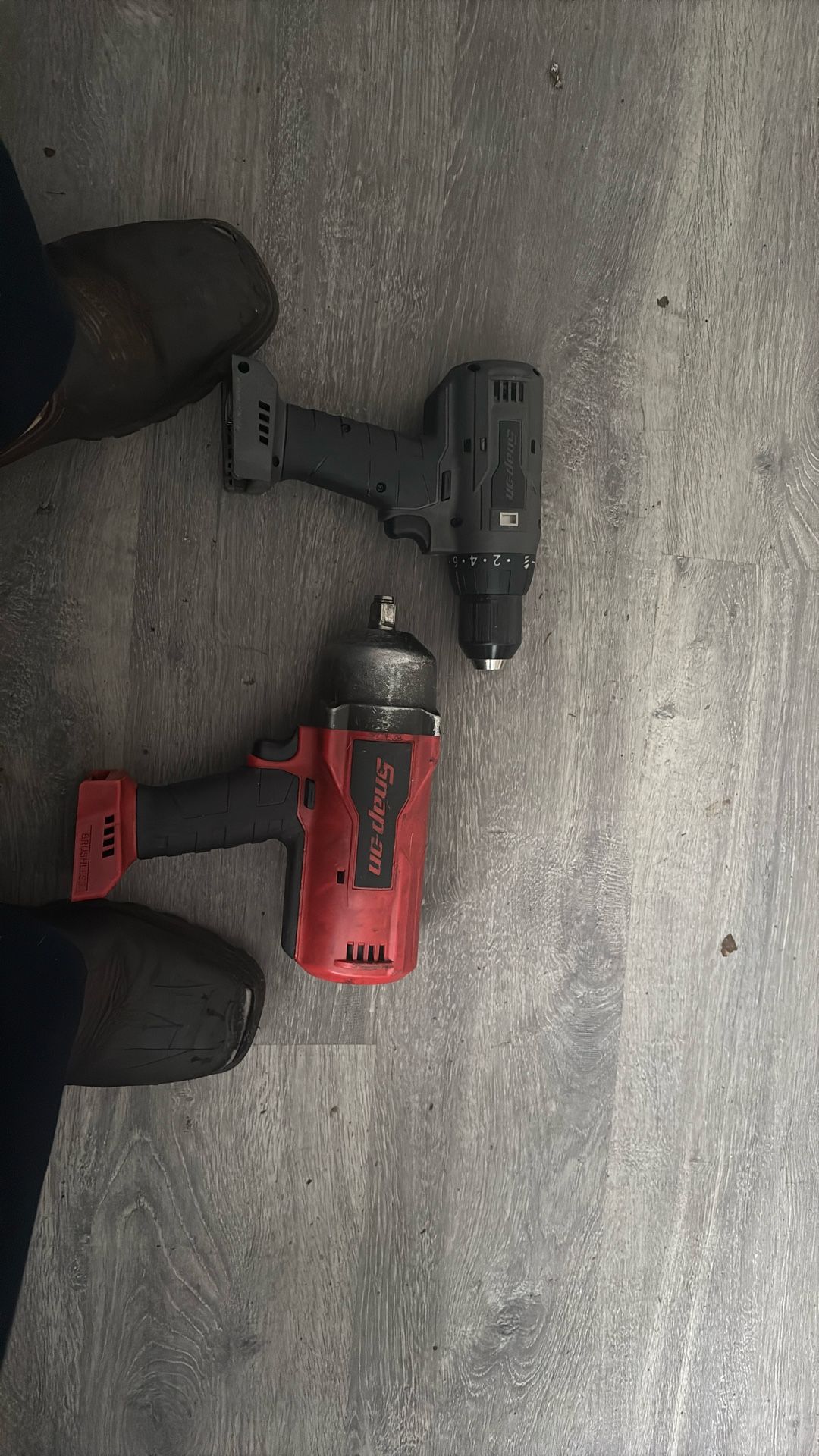 Snap-on Drills With 3 Batteries Great Condition