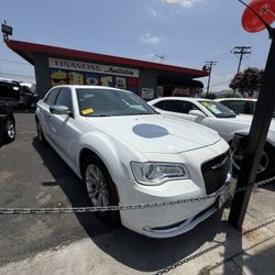 2017 Chrysler 300 C