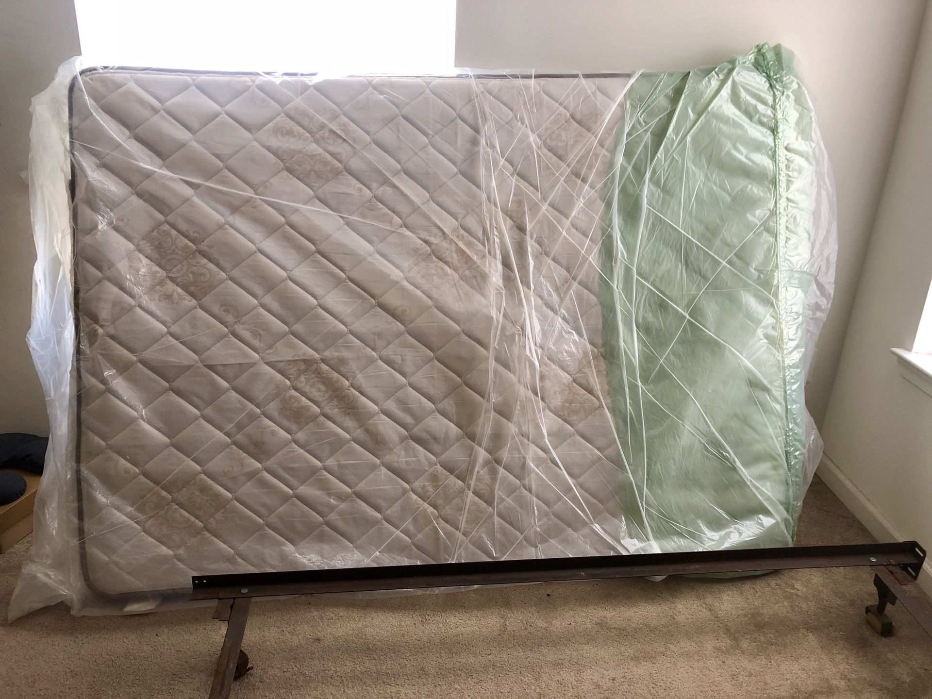 Full size mattress and box springs