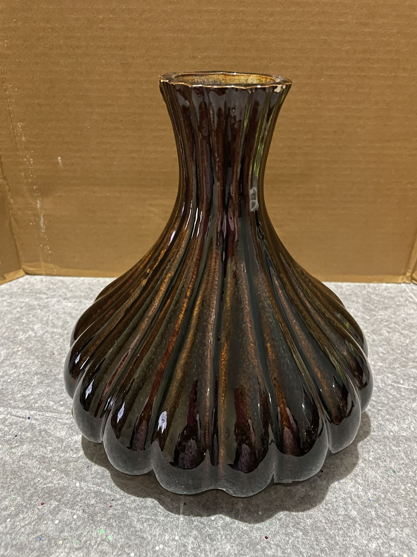 VINTAGE FLUTED RIBBED ONION SHAPED GLAZED BROWN VASE