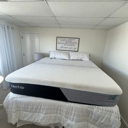 Nectar Premier Hybrid Mattress, King, Like New, Perfect Condition