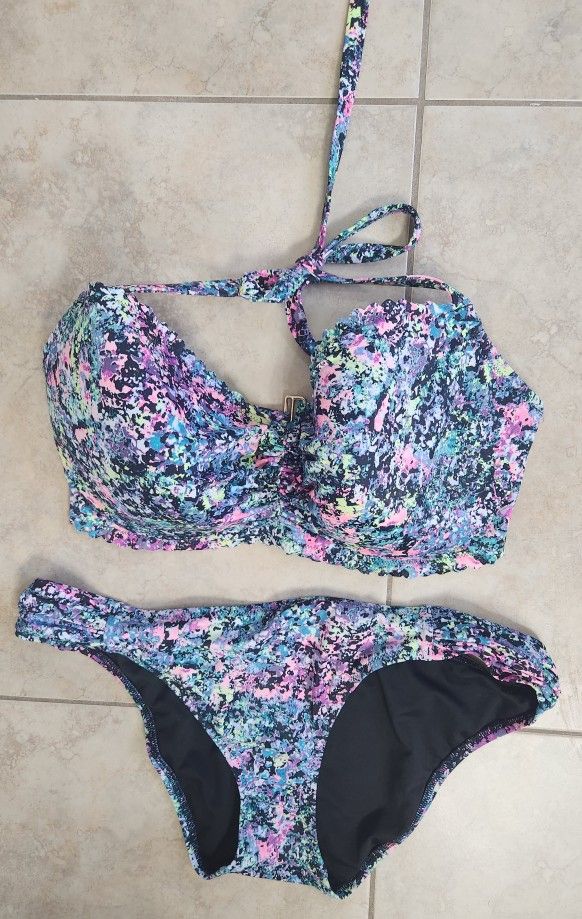 Victoria Secret 36DDD Bikini With Large Bottoms