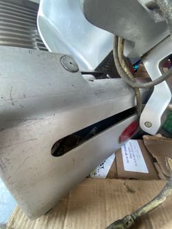 Deli slicer